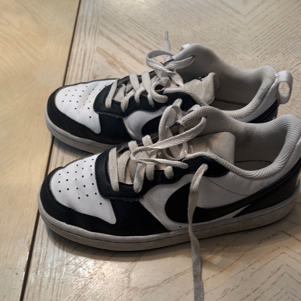 Nike Kids Black and White Sneakers